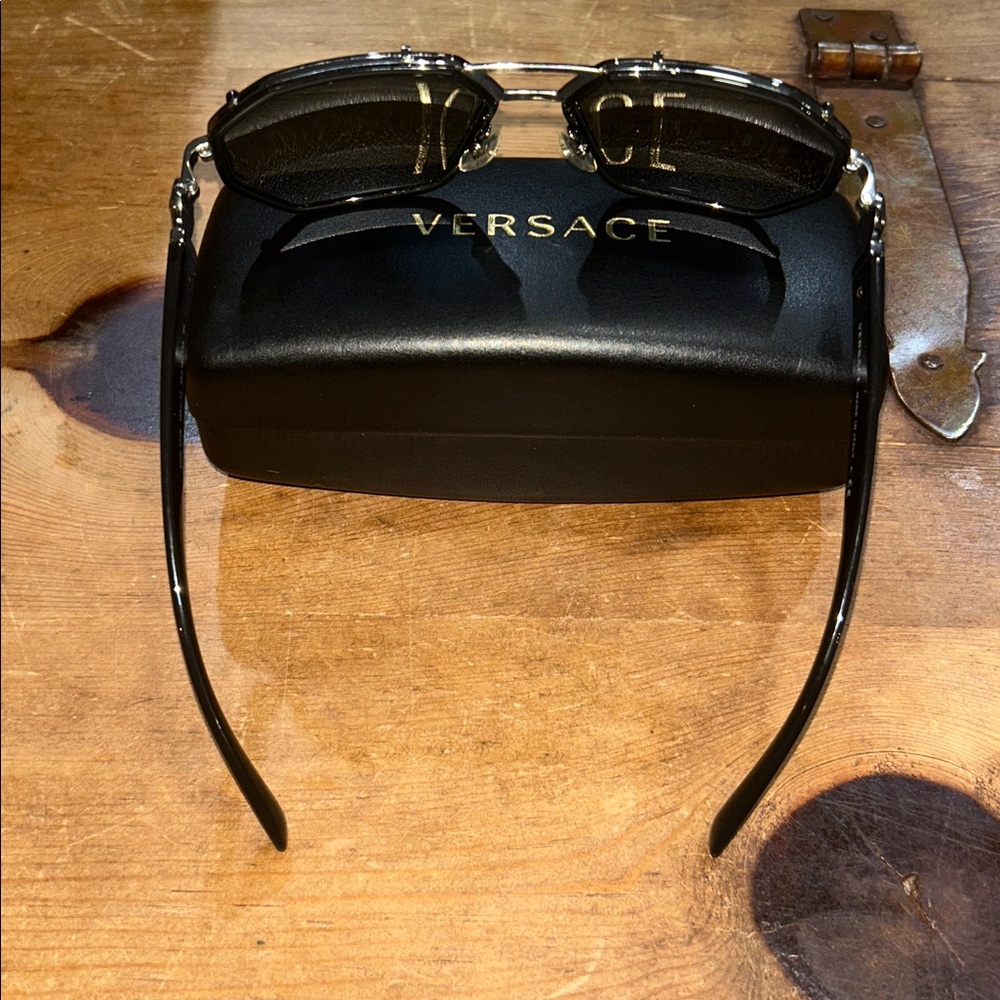 Authentic Versace MOD2228 Medusa Geometric Sunglasses Black Italy LuxuryDesigner - Picture 4 of 9